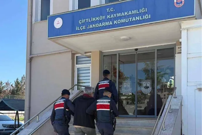 FİRARİ FETÖ HÜKÜMLÜSÜ ÇİFTLİKKÖY’DE YAKALANDI