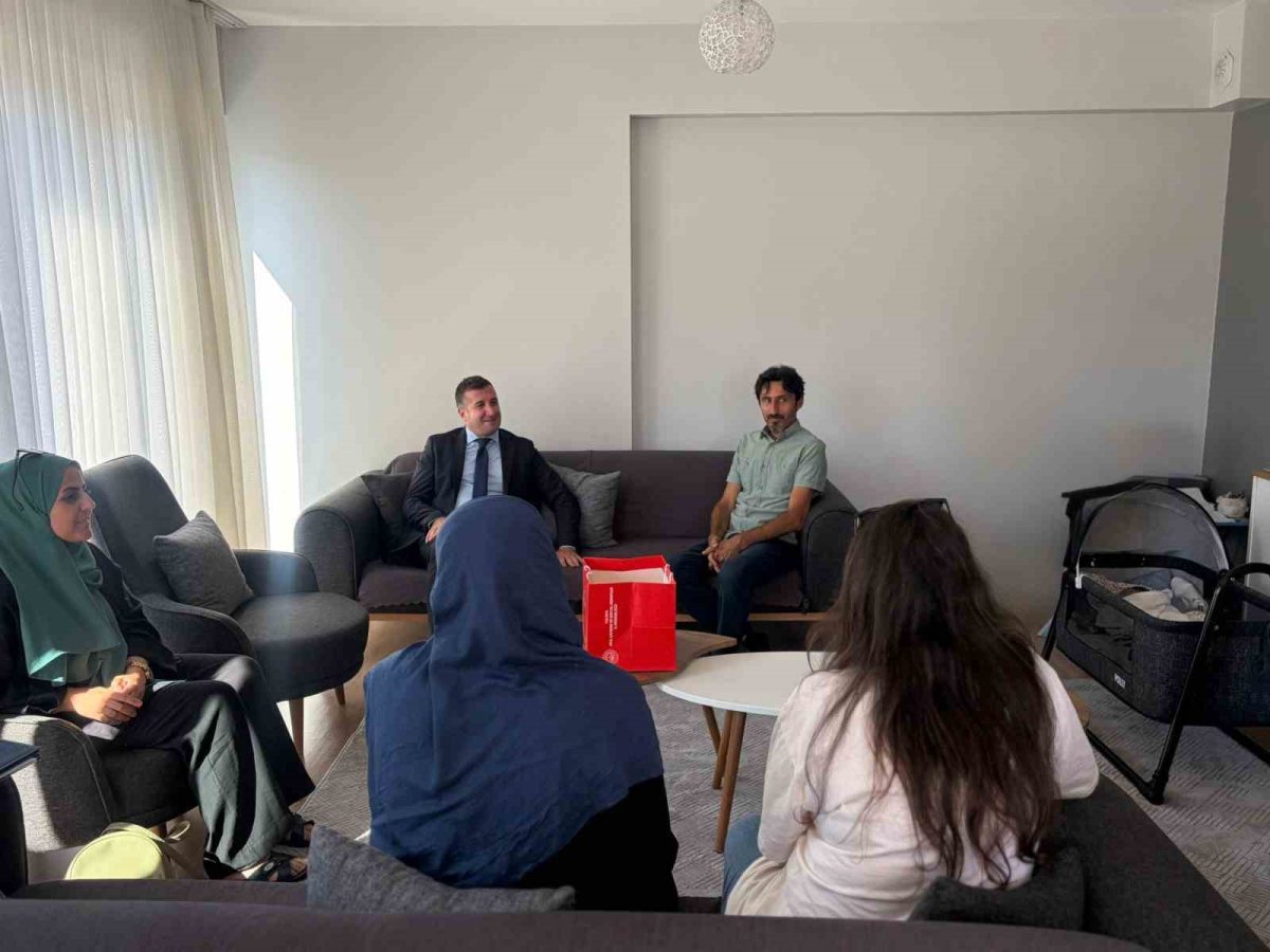 YALOVA'DA GEÇİCİ KORUYUCU AİLE MODELİYLE İLK BEBEK SICAK BİR YUVAYA KAVUŞTU