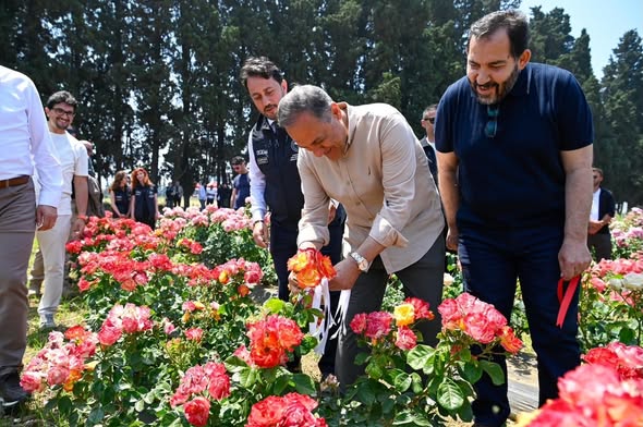 YALOVA’DA MİLLİ GÜL ÇEŞİTLERİ TANITILDI 3 YALOVA’DA MİLLİ GÜL ÇEŞİTLERİ TANITILDI