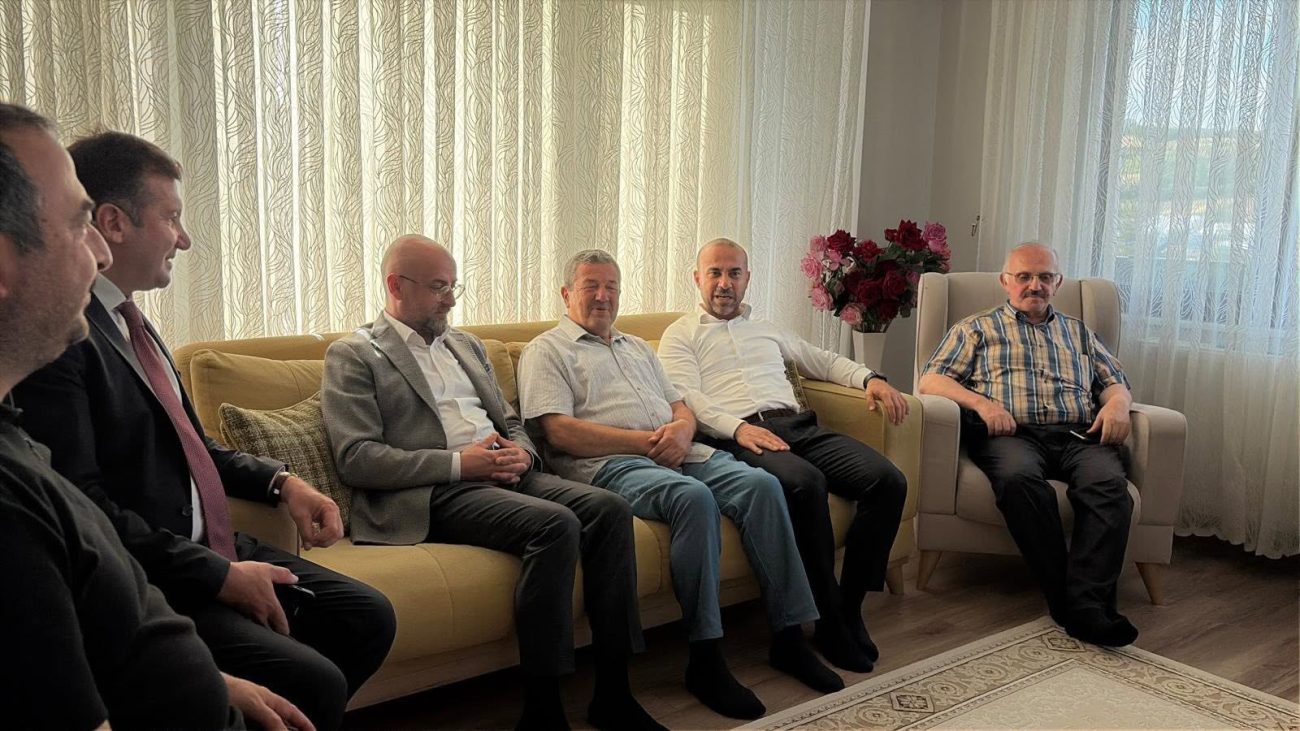 AK PARTİ YALOVA’DAN, BABALAR GÜNÜNDE ANLAMLI VEFA 6 AK PARTİ YALOVA’DAN, BABALAR GÜNÜNDE ANLAMLI VEFA