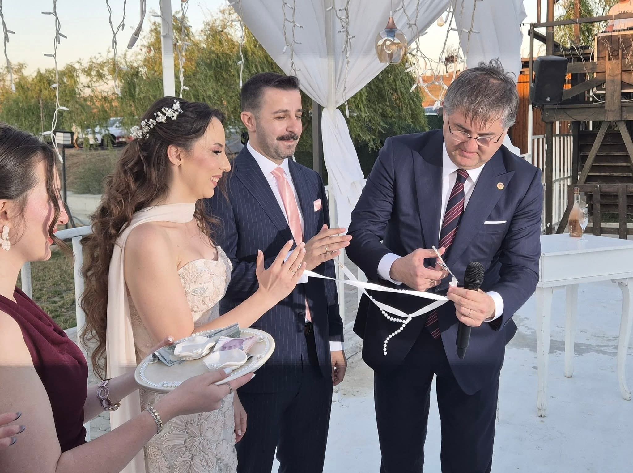 CHP KARAMÜRSEL İLÇE BAŞKANI AKSU NİŞANLANDI