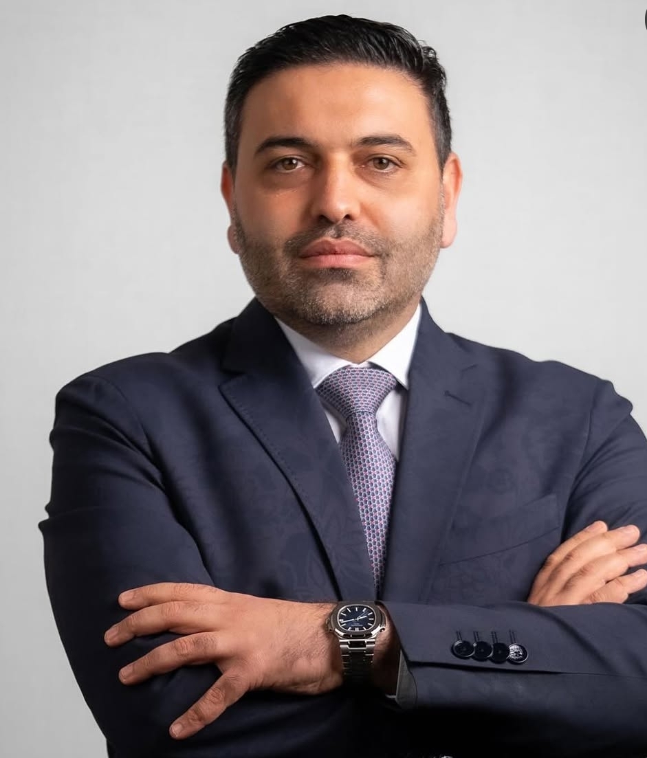 YALOVALI İŞ İNSANI DR. İDRİS DEMİRHAN’DAN BAŞÖRTÜLÜ ANNE VE KIZINA SALDIRIYA SERT TEPKİ!