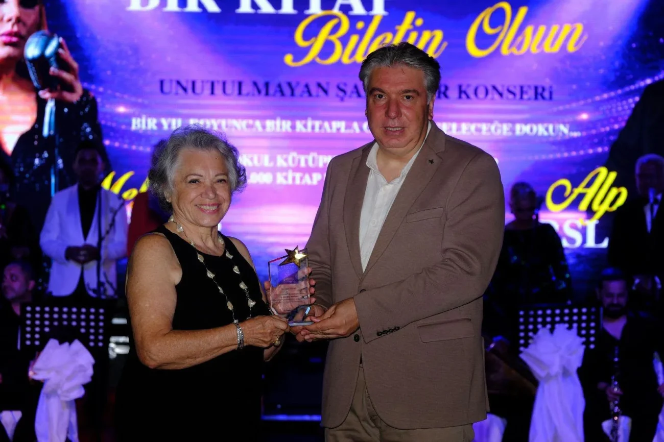 YALOVA ÜNİVERSİTESİ’NDE KİTAP VE MÜZİK BİR ARAYA GELDİ 2 YALOVA ÜNİVERSİTESİ’NDE KİTAP VE MÜZİK BİR ARAYA GELDİ
