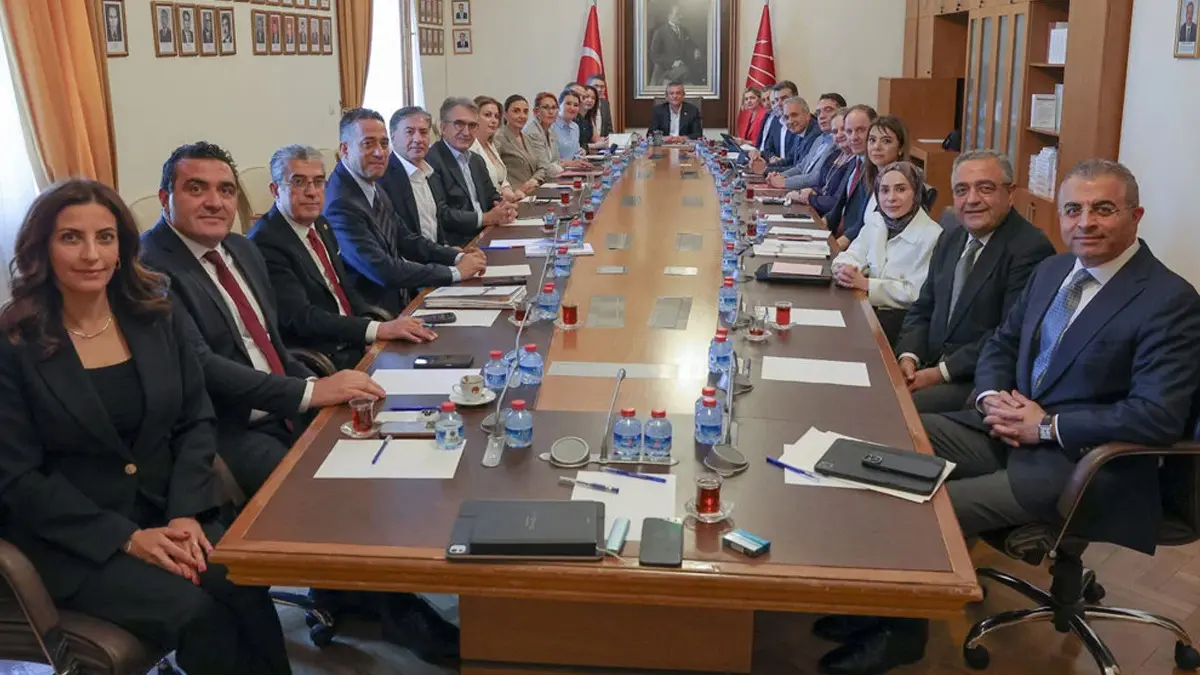 YENİ PARTİ İÇİN O TARİH İŞARET EDİLDİ!