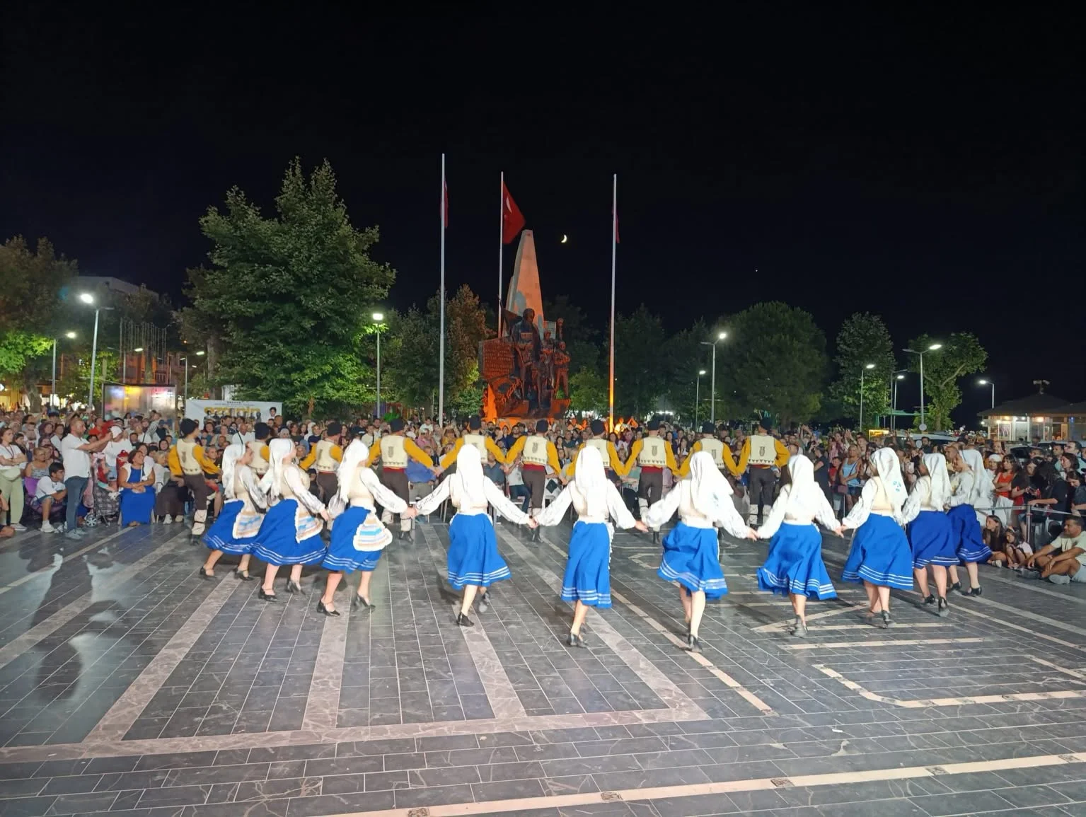 YAFEM KÜLTÜR ŞÖLENİ YALOVA’YI RENKLERNDİRDİ