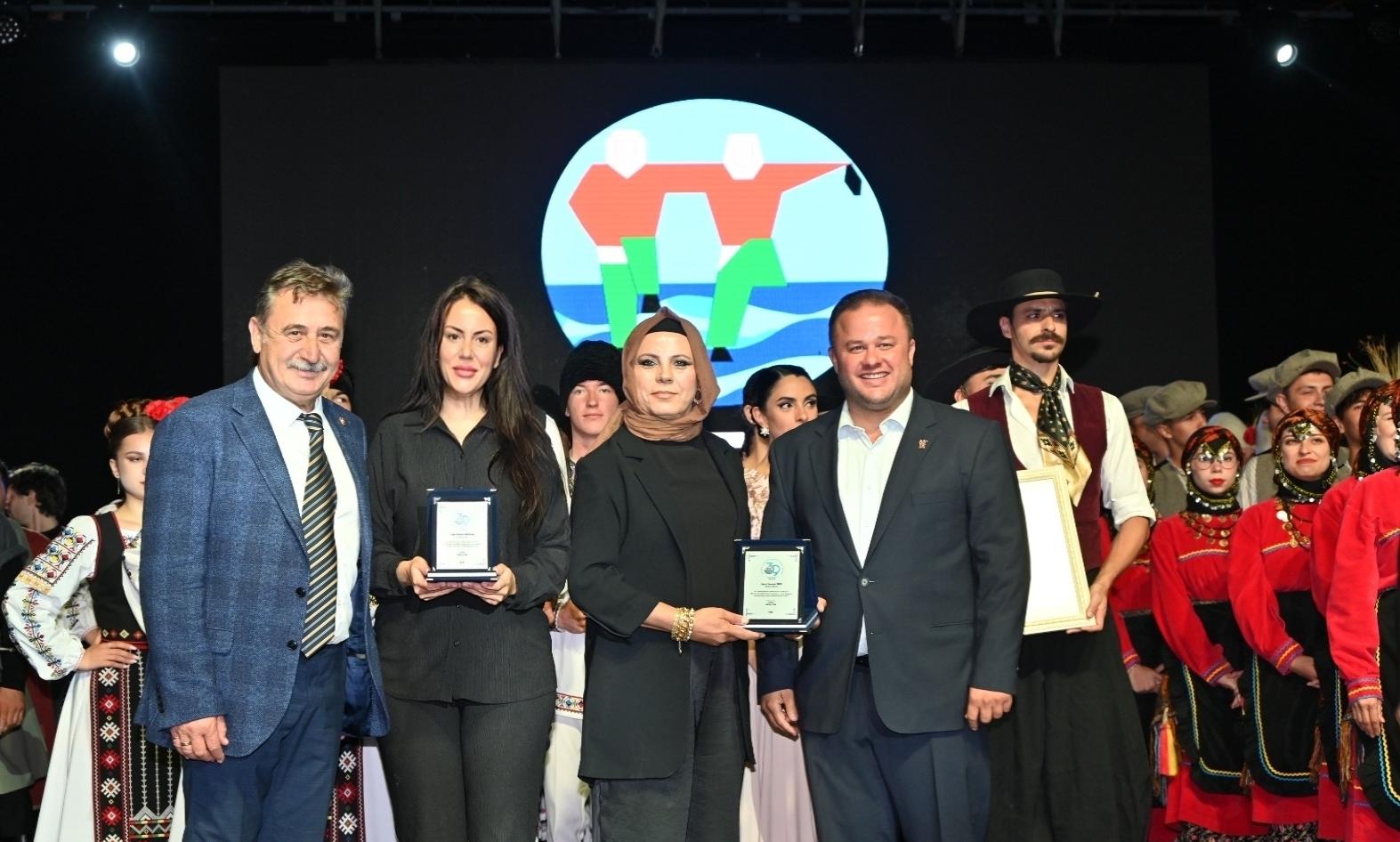 ULUSLARARASI MİSAFİRLERİN SOFRASI XPRESS MUTFAK’TAN KURULDU!.. İŞ KADINI DANIŞMAN’A PLAKET TAKDİM EDİLDİ