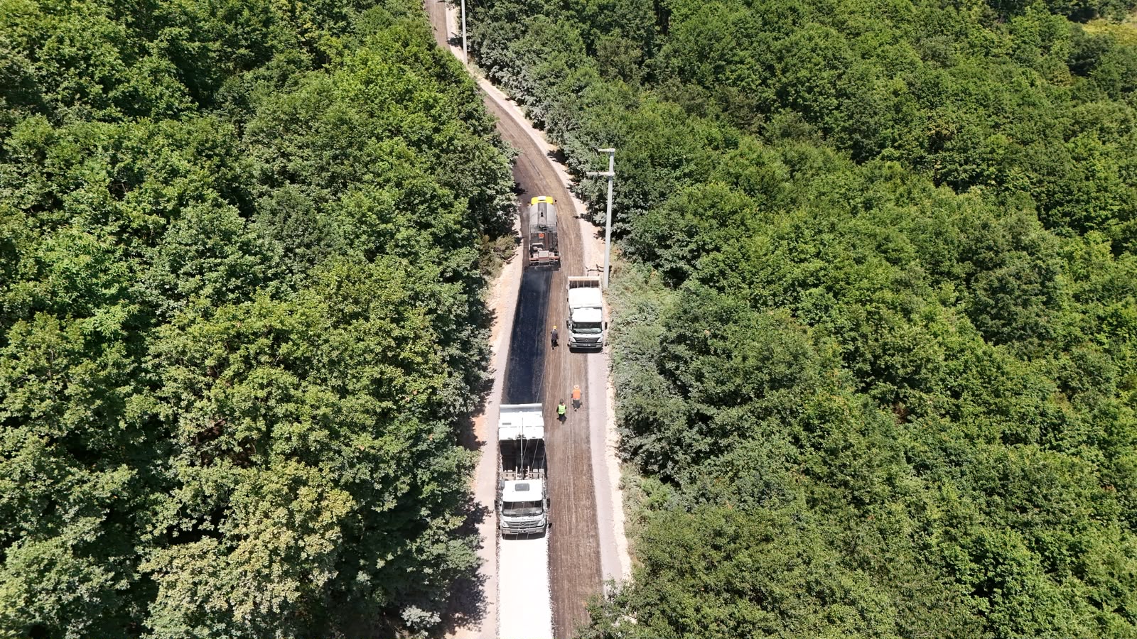YALOVA’DA KÖY YOLLARINDA ÇALIŞMALAR HIZLANDI.. HAMZALI YOLU TAMAMLANDI