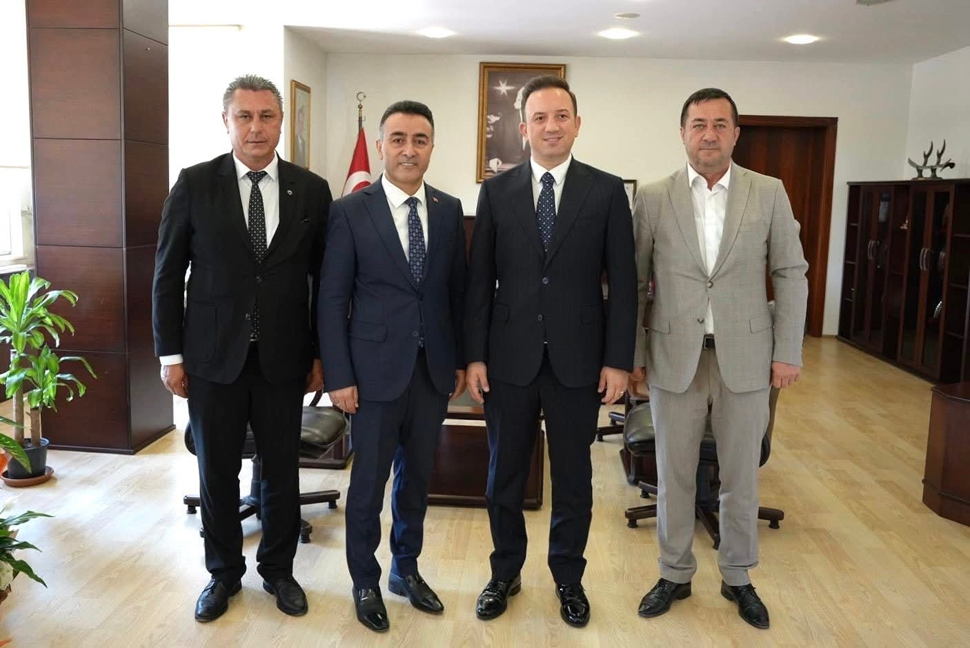 ALTINOVA KAYMAKAMI GÖKSU BAYRAM’A, BELEDİYE BAŞKANLARINDAN ZİYARET