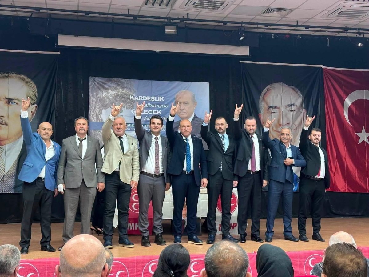 MHP YALOVA MERKEZ İLÇE BAŞKANLIĞINDA GÖREV DEĞİŞİMİ.. BARIŞ YILMAZ DELEGELERİN OYLARIYLA SEÇİLDİ
