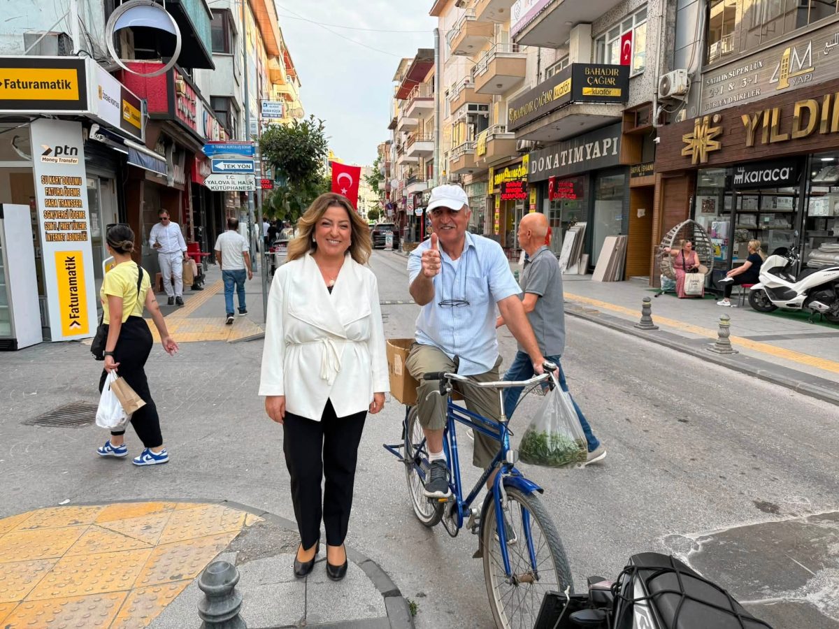 AK PARTİ KADIN KOLLARINDAN ESNAF ZİYARETİ 3 AK PARTİ KADIN KOLLARINDAN ESNAF ZİYARETİ