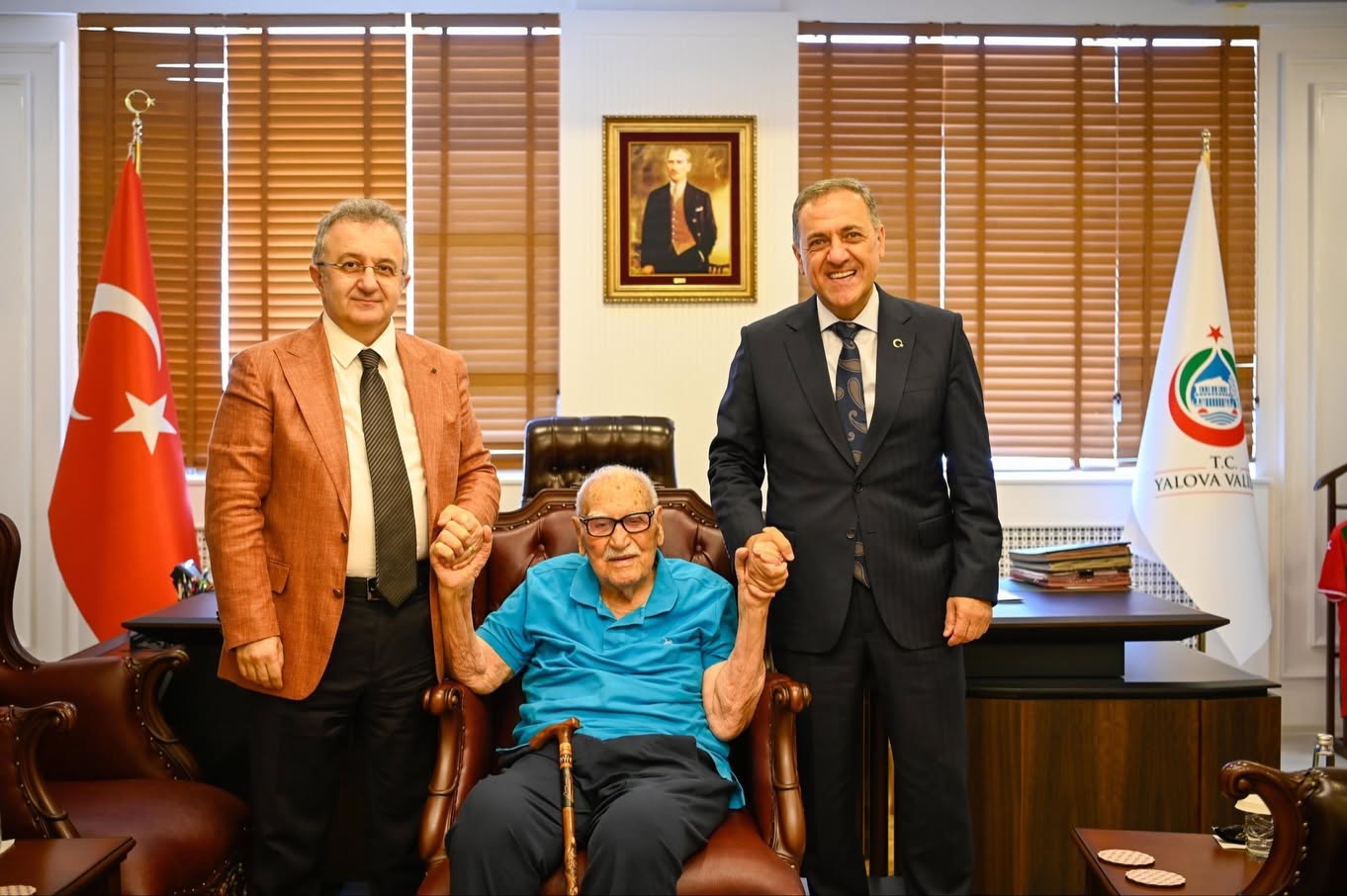 102 YAŞINDAKİ ASIRLIK ÇINARDAN VALİ USTA’YA DUYGULANDIRAN ZİYARET