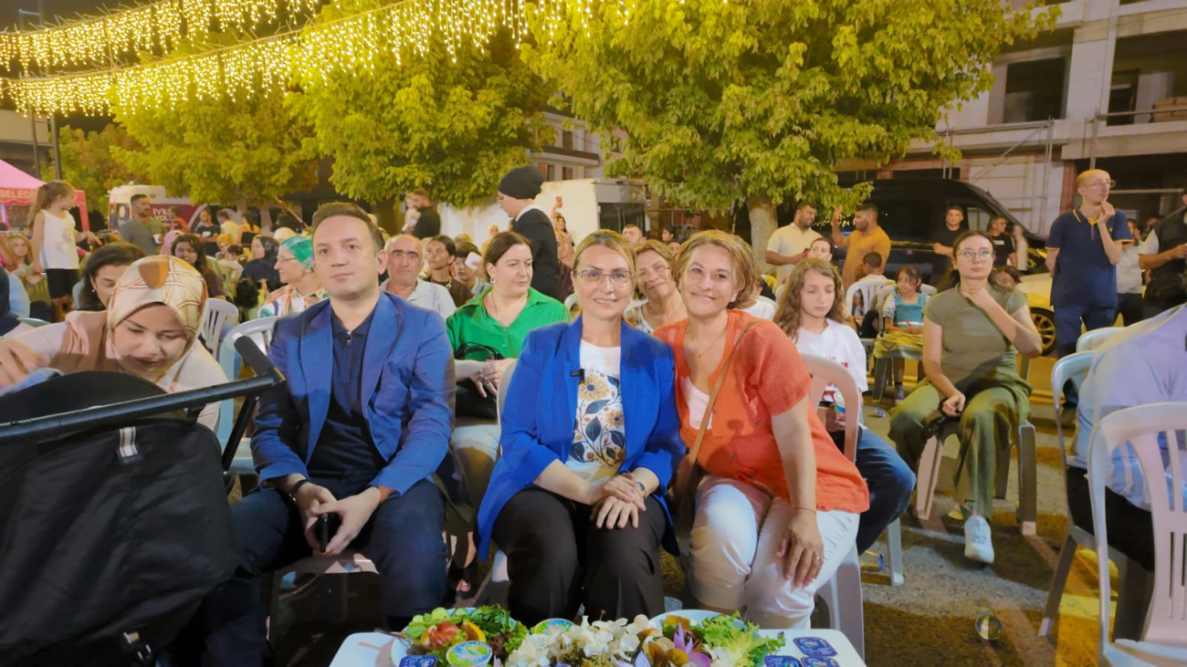 Altınova’da Türkü Gecesi Coşkusu! Mahmut Çap ve Ekibi Vatandaşları Buluşturdu 1 gorsel 2026 08 09 022902027