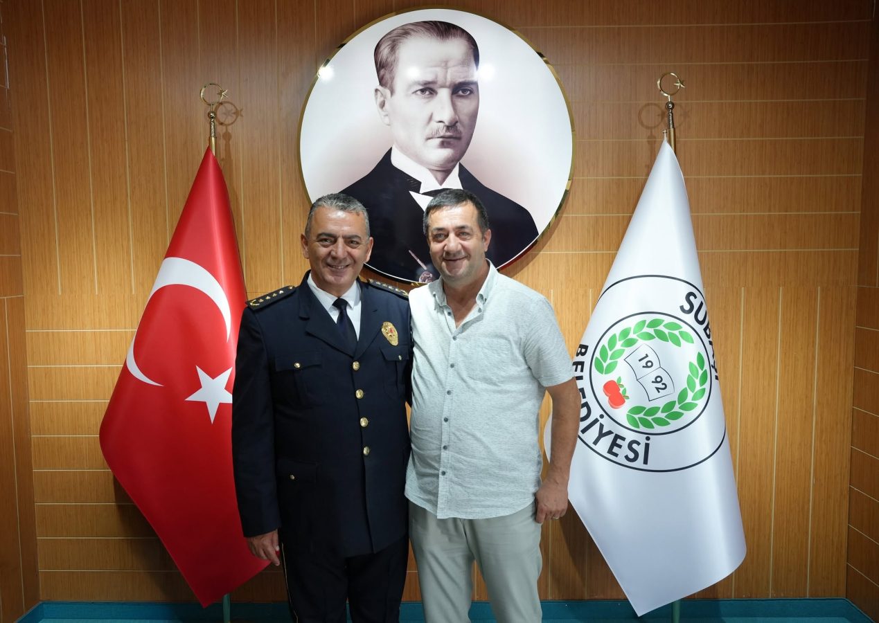 ALTINOVA’NIN ESKİ EMNİYET MÜDÜRÜ SEÇER’DEN, BAŞKAN CANBAY’A ZİYARET 2 ALTINOVA’NIN ESKİ EMNİYET MÜDÜRÜ SEÇER’DEN, BAŞKAN CANBAY’A ZİYARET