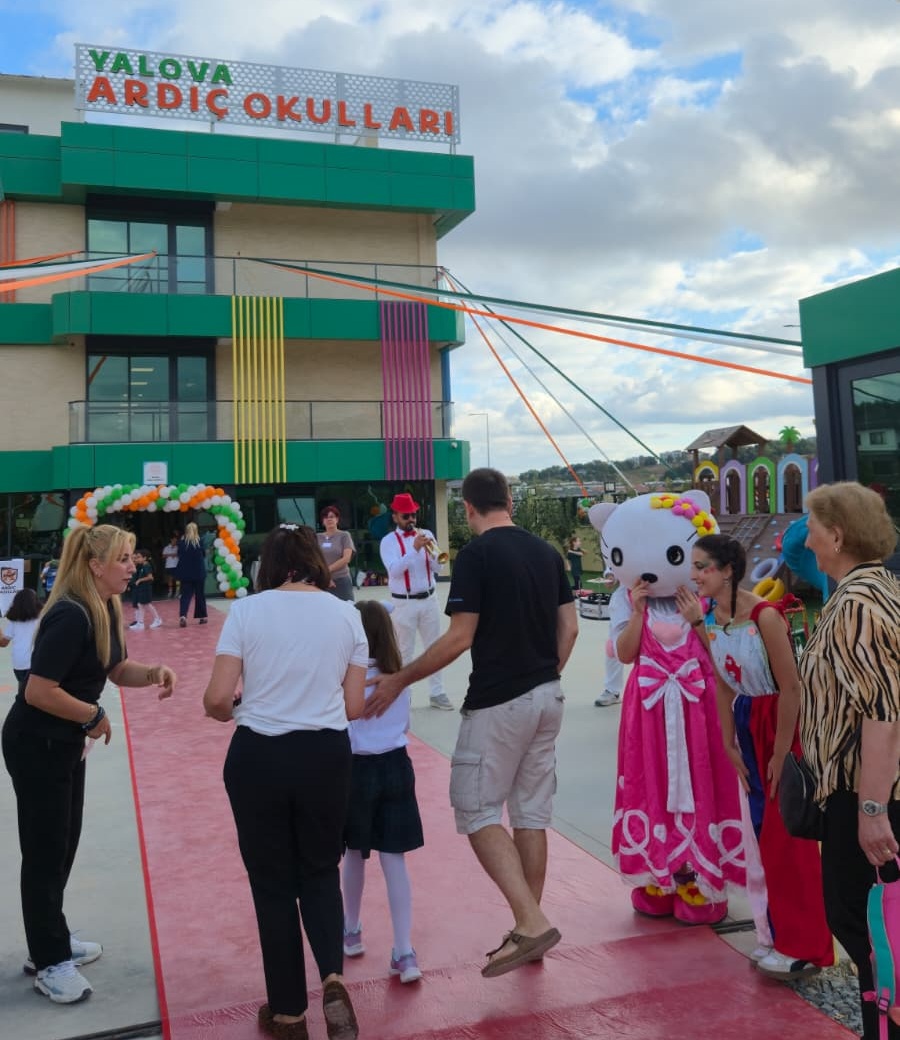YALOVA ARDIÇ OKULLARI’NDAN YENİ EĞİTİM YILI COŞKUYLA BAŞLADI