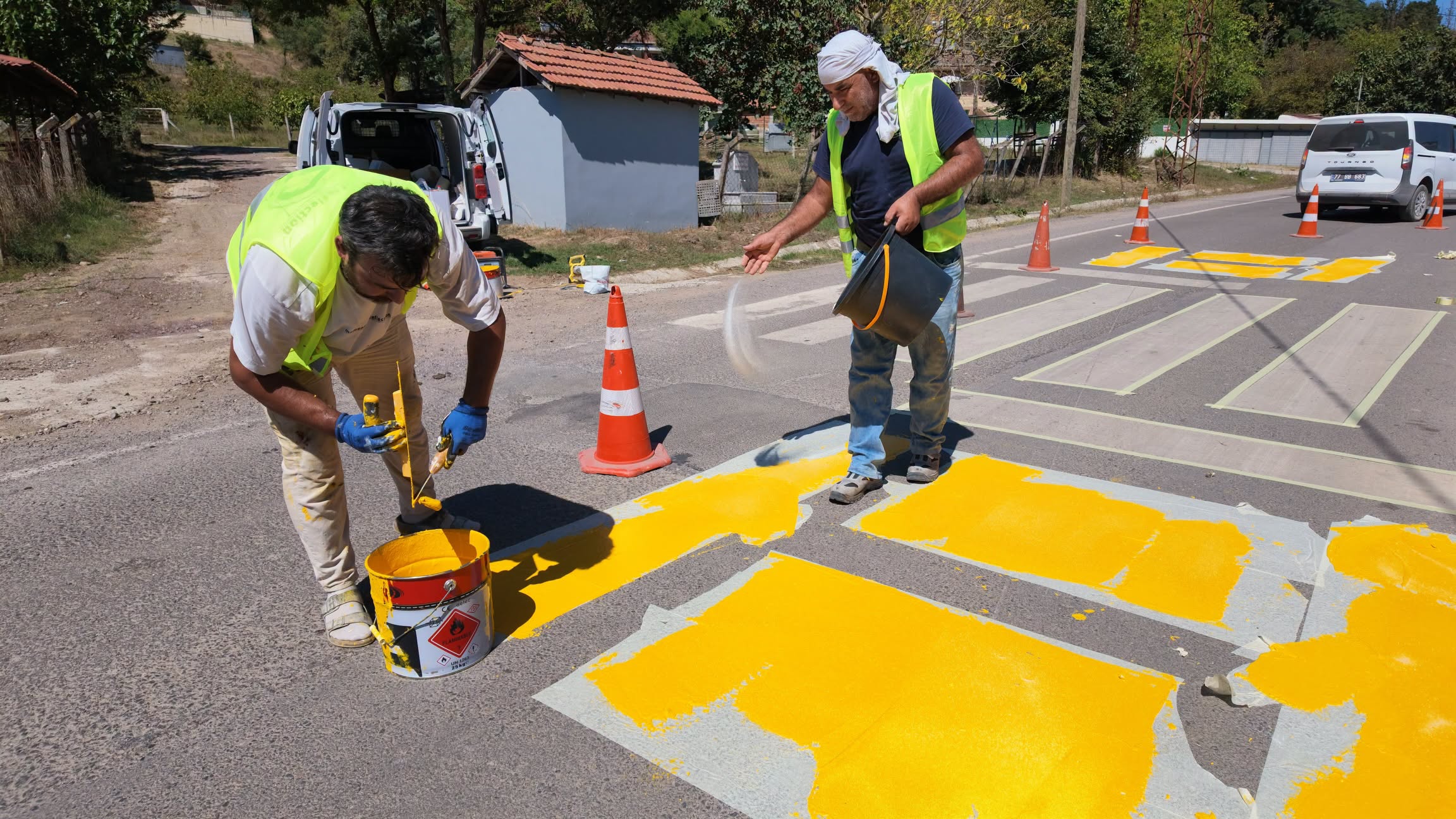 YALOVA’DA 11 KÖYDE YAYA GÜVENLİ ÇALIŞMALARI TAMAMLANDI