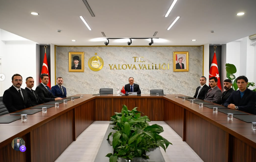 YALOVA ÜLKÜ OCAKLARI’NDAN VALİ USTA’YA ZİYARET