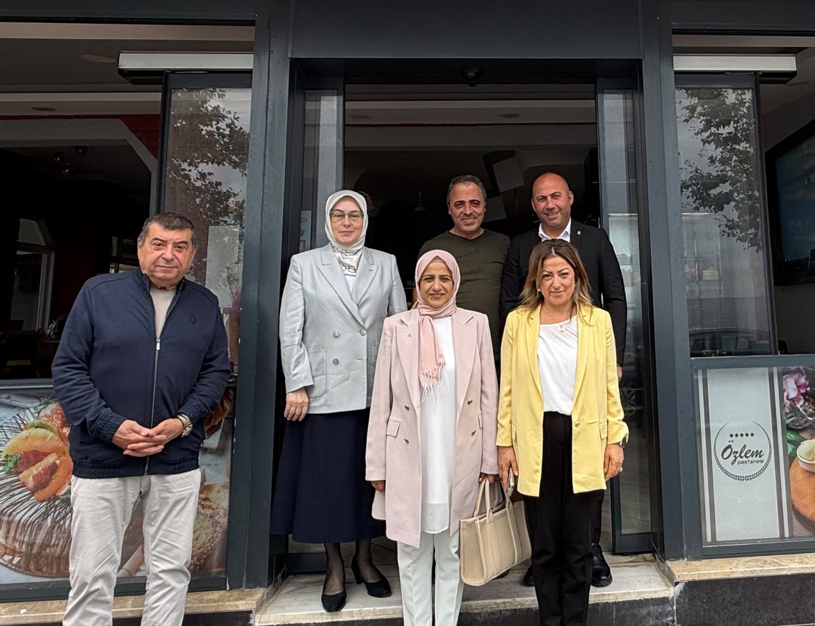 VEKİL AKYOL, ÇINARCIK’TA TEŞKİLAT MENSUPLARIYLA BULUŞTU 4 VEKİL AKYOL, ÇINARCIK’TA TEŞKİLAT MENSUPLARIYLA BULUŞTU