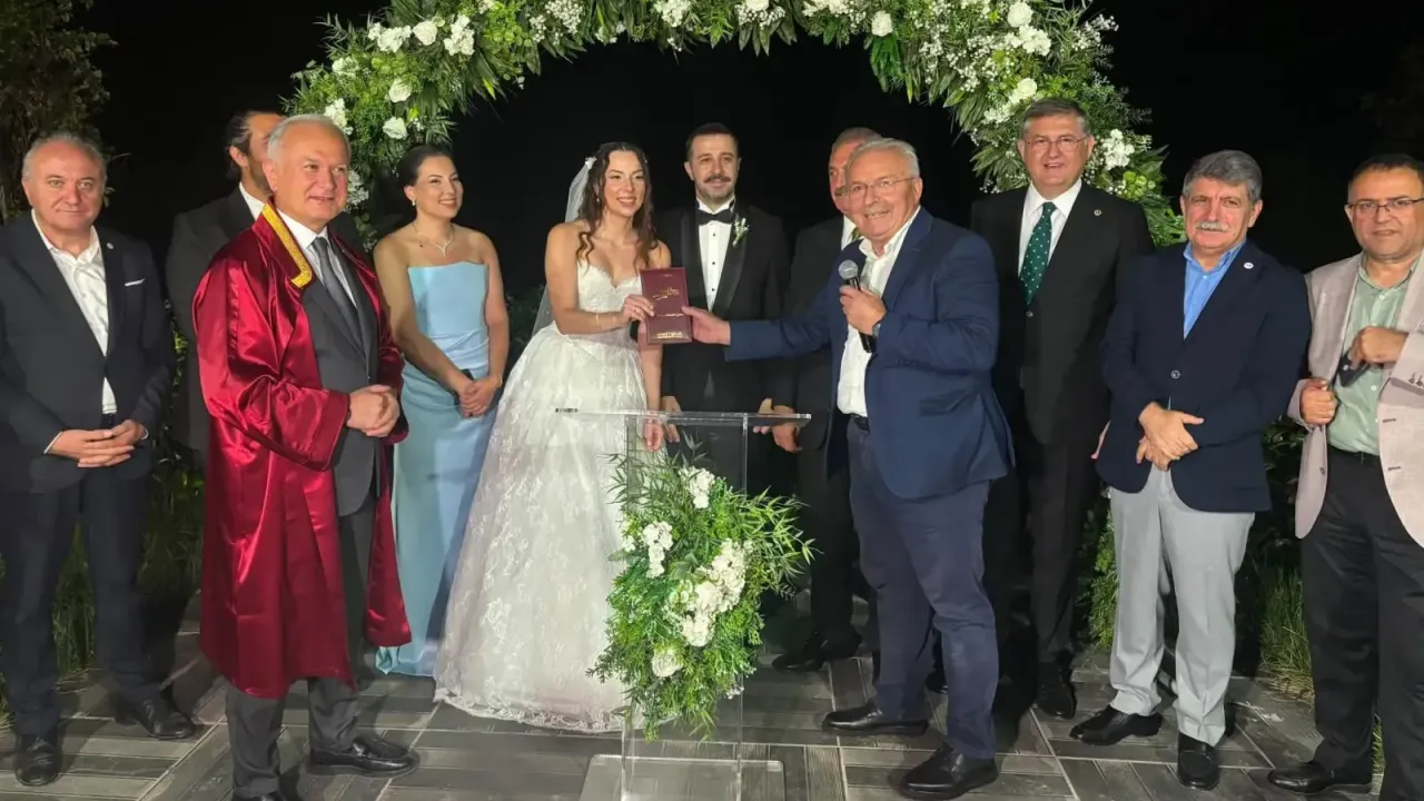 BAŞKAN AKSU VE DR. CAZKER DÜNYAEVİNE GİRDİ