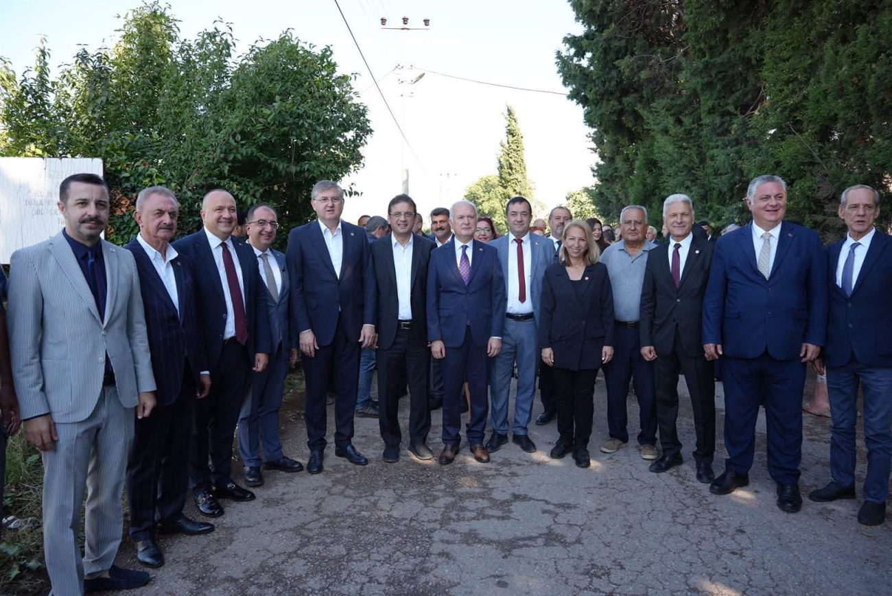 YENİ PARTİ LİDERİ ÖZEL, SUBAŞI’NDA KİVİ ÜRETİCİLERİYLE BULUŞTU.. “KİVİYİ 40 LİRAYA ALIP, 350 LİRAYA SATIYORLAR” 4 YENİ PARTİ LİDERİ ÖZEL, SUBAŞI’NDA KİVİ ÜRETİCİLERİYLE BULUŞTU.. “KİVİYİ 40 LİRAYA ALIP, 350 LİRAYA SATIYORLAR”
