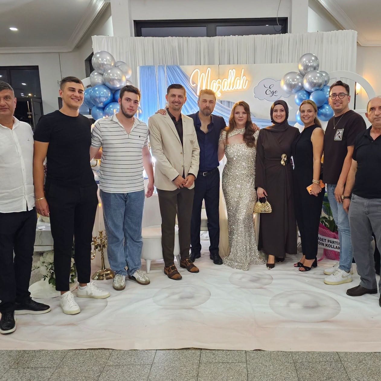 KARAMÜRSEL’DE GÜMÜŞALAN AİLESİNİN MUTLU GÜNÜ