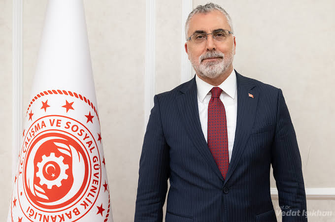 BAKAN VEDAT IŞIKHAN YALOVA’YA GELİYOR.. İŞ DÜNYASI VE OSB’LERLE BULUŞULACAK 3 BAKAN VEDAT IŞIKHAN YALOVA’YA GELİYOR.. İŞ DÜNYASI VE OSB’LERLE BULUŞULACAK