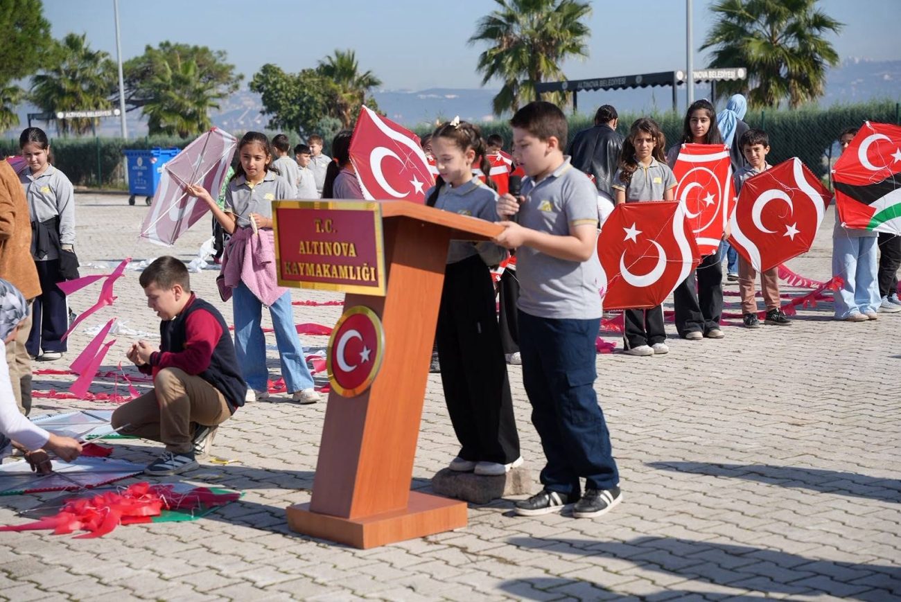 ALTINOVA’DAN GÖKYÜZÜNE BARIŞ MESAJI!.. “UÇURTMALAR VURULMASIN, GÖKYÜZÜ ÇOCUKLARA KALSIN”