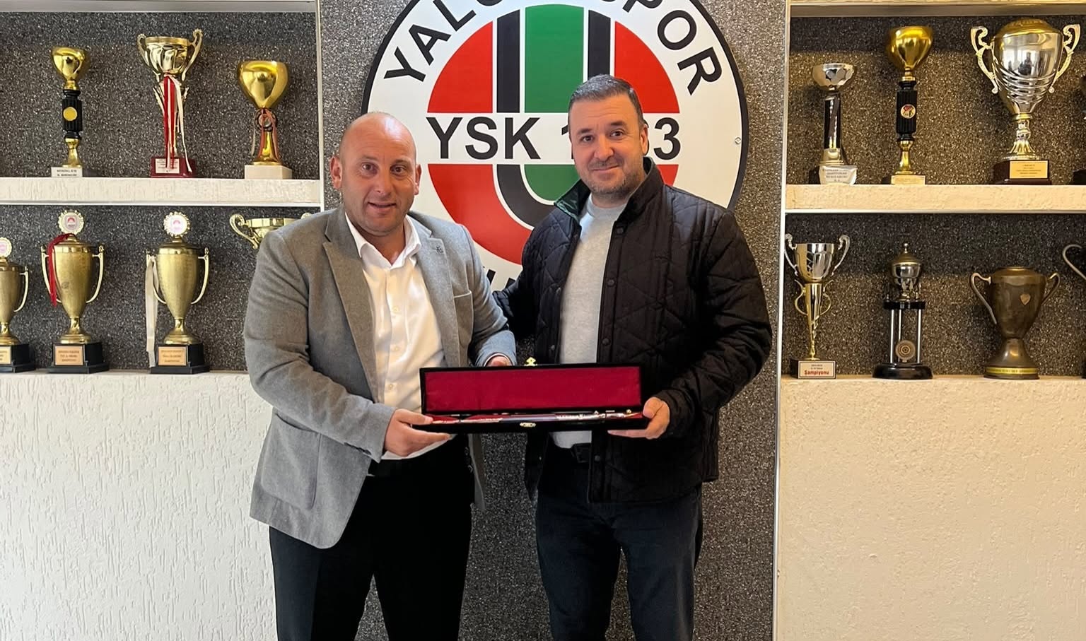 MUĞLİM BAĞATAR’DAN YALOVASPOR’A DESTEK:“ŞEHRİMİZİN VE TAKIMIMIZIN YANINDAYIZ”