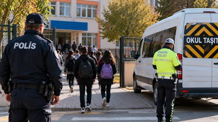 YALOVA’DA OKULLARDA GÜVENLİK ALARMI DEĞİL, KESİNTİSİZ DENETİM! VALİ USTA’DAN AÇIKLAMA